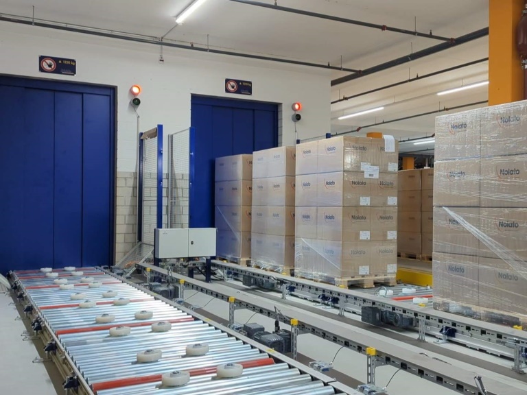 https://masora.vitamin2.digital/media/pages/news/64f9934983-1708606904/palettenlift-holenstein.jpg